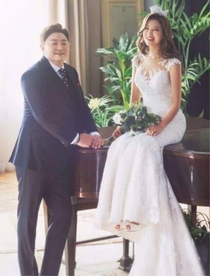 "19살차 극복"…정재용이선아, 결혼 5개월만 득녀→행복한 인생 2막 "19살차 극복"…정재용이선아, 결혼 5개월만 득녀→행복한 인생 2막
