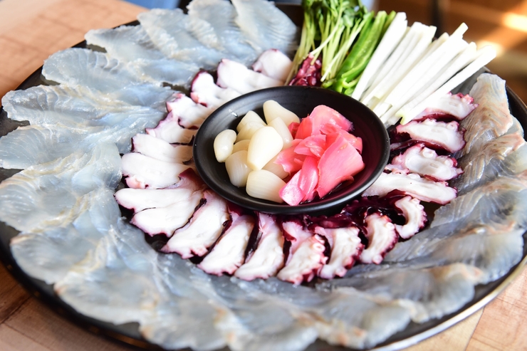  이수역 맛집 시원한 물회 한사발!