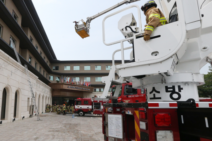 대구 인터불고 호텔서 화재 방화로 추정 20여명 부상