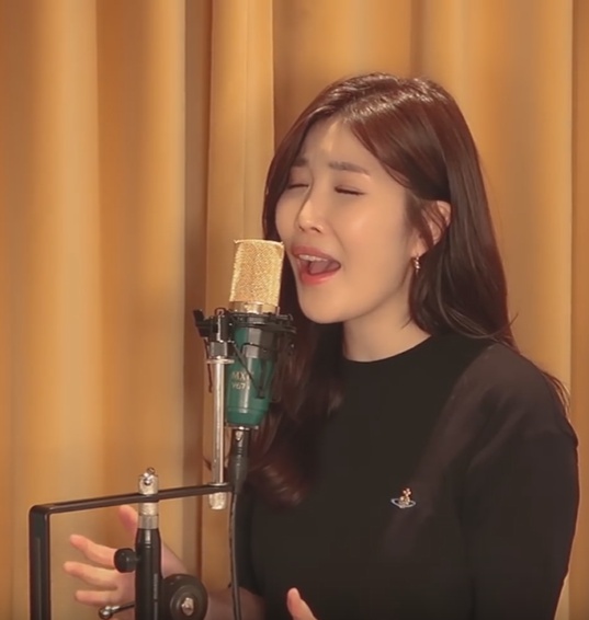  다비치 강민경 님이 사용하는 홈레코딩 마이크