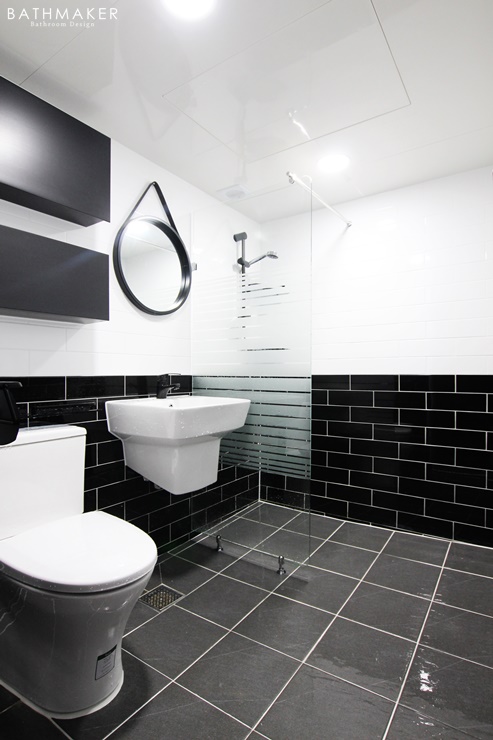 모노톤 욕실인테리어, 블랙 유광타일로 시공한 욕실, 화이트 블랙 투톤 스타일 욕실, 남양주 퇴계원 욕실리모델링