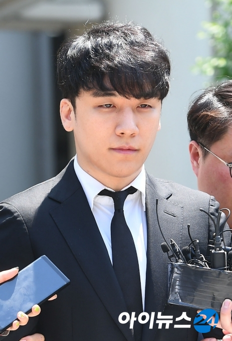  "“우리들의 영원한 ‘승츠비'”…일부 팬들 ‘승리 구속영장 기각’ 응원"