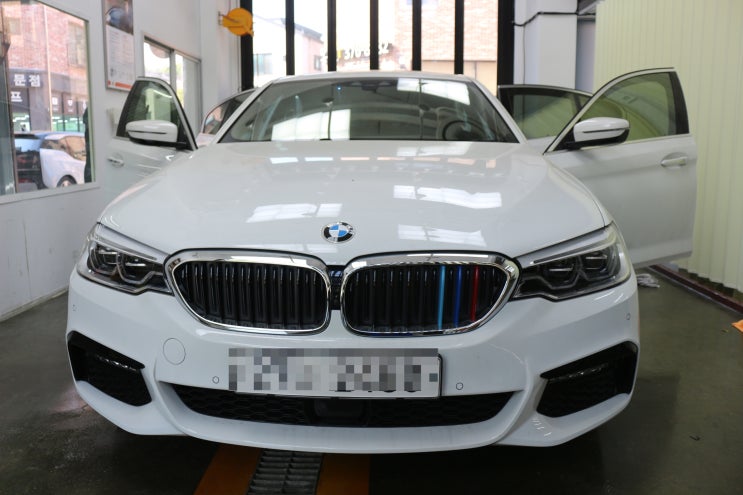  BMW 동탄손세차 카온 흰색차량은 더 진한 흰색차량으로