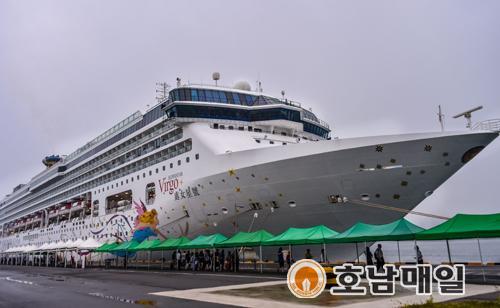  수산 국가보조금 줄줄 샌다…감사원 무더기 적발/전남도, 국가 백신제품화 기술지원센터 화순 유치/역대 최대 규모 국제 크루즈선 여수 온다 /순천시, 시내버스 전면 파업 대비해 비상대책 본부 가동[호남매일_2019년 5월 14일자_1_조순익 기자]
