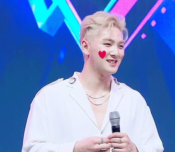 [190516 엠카] 뉴이스트 '1위 소감+앵콜' - 백호 강동호 움짤