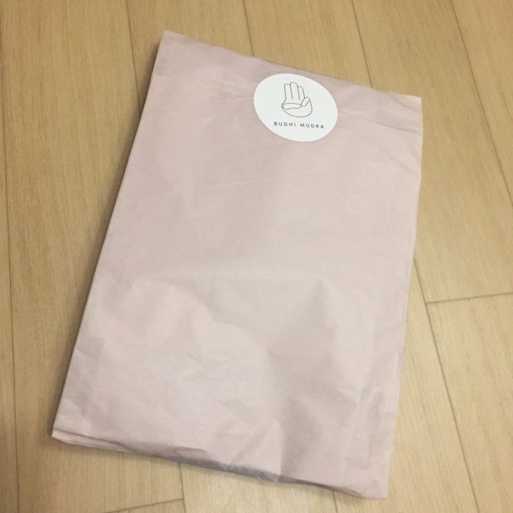  [부디무드라] Volume square top / Short tube top