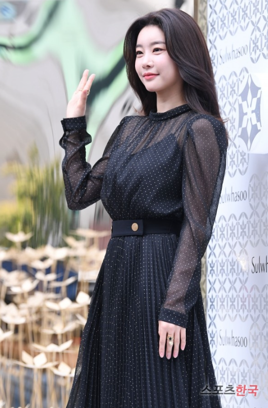  설화수 행사 소진 반지 with 프리모떼( 걸스데이소진, 소진원피스, 소진패션, 소진메이크업, 설화수팝업)