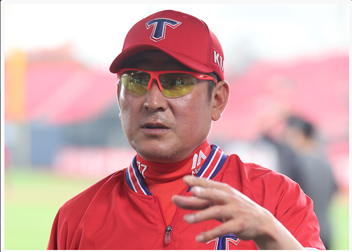  KIA 타이거즈 금일 김기태 감독 사임 발표와 두번의 중도 사퇴 불명예를 기록하다