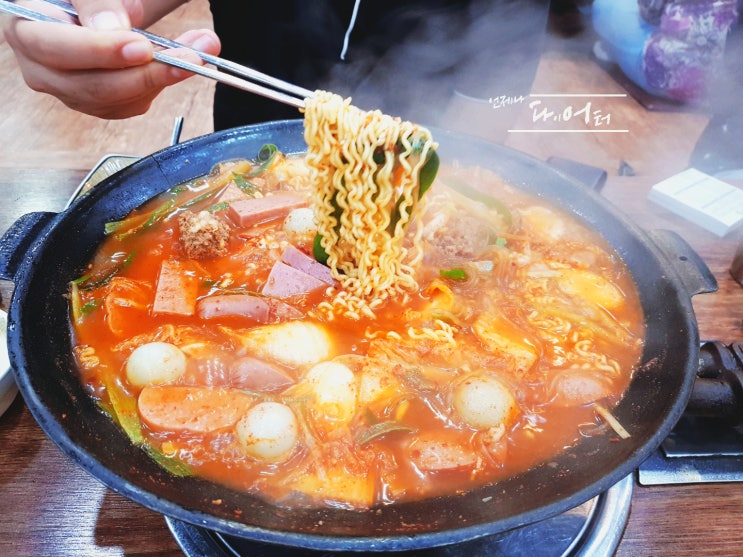  온가족이 외식할 수 있는 부대찌개거리~오뎅식당에 다녀온 후기