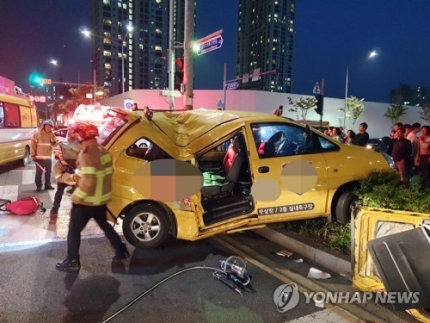 축구클럽 승합차 추돌사고 초등생 2명 사망 6명 부상?