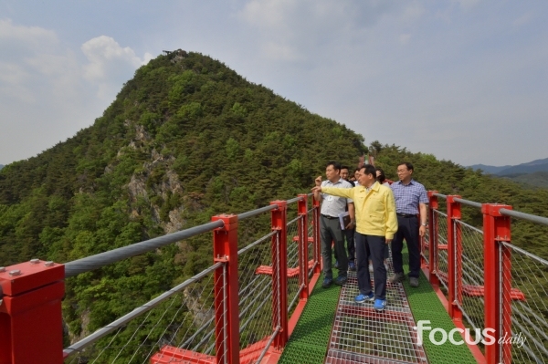 국내 최장 270m 순창군 채계산 출렁다리 위용 드러내 - 포커스데일리 국내 최장 270m 순창군 채계산 출렁다리 위용 드러내 - 포커스데일리