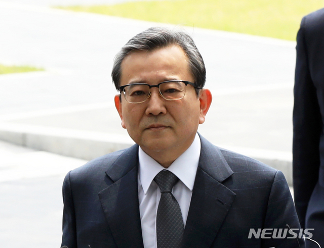  김학의, 6년만에 전격 구속...성범죄 사건도 수사 대상