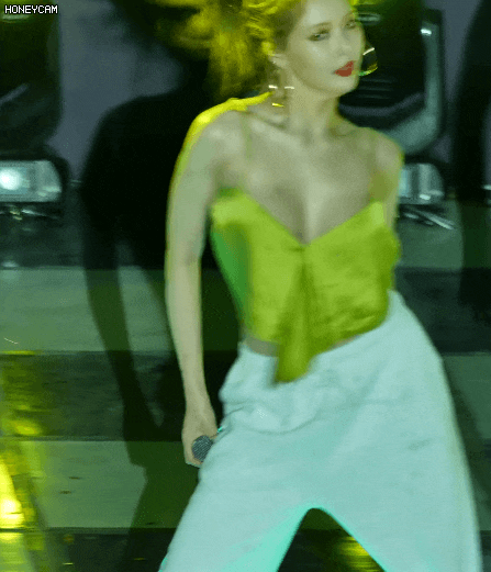  아슬아슬한 현아