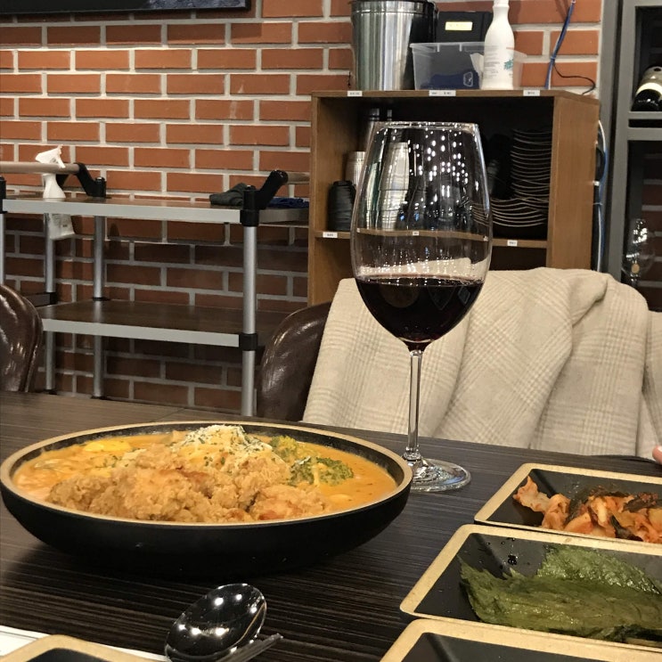  계스트하우스, 닭목살부터 파스타까지 닭요리전문점
