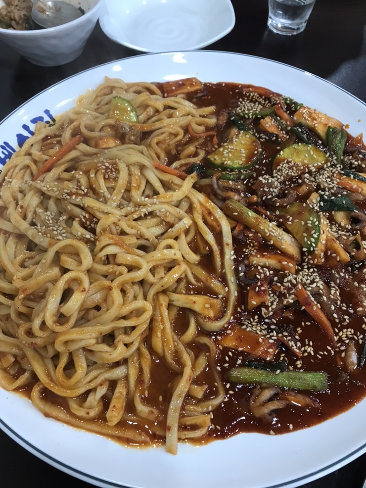  불금 •• 낙지칼국수 볶음과 함께~