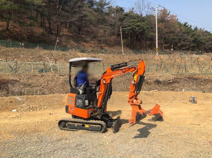  여름에도 여전히 인기 많은 중장비 면허!! 어서 따세요~! #굴삭기