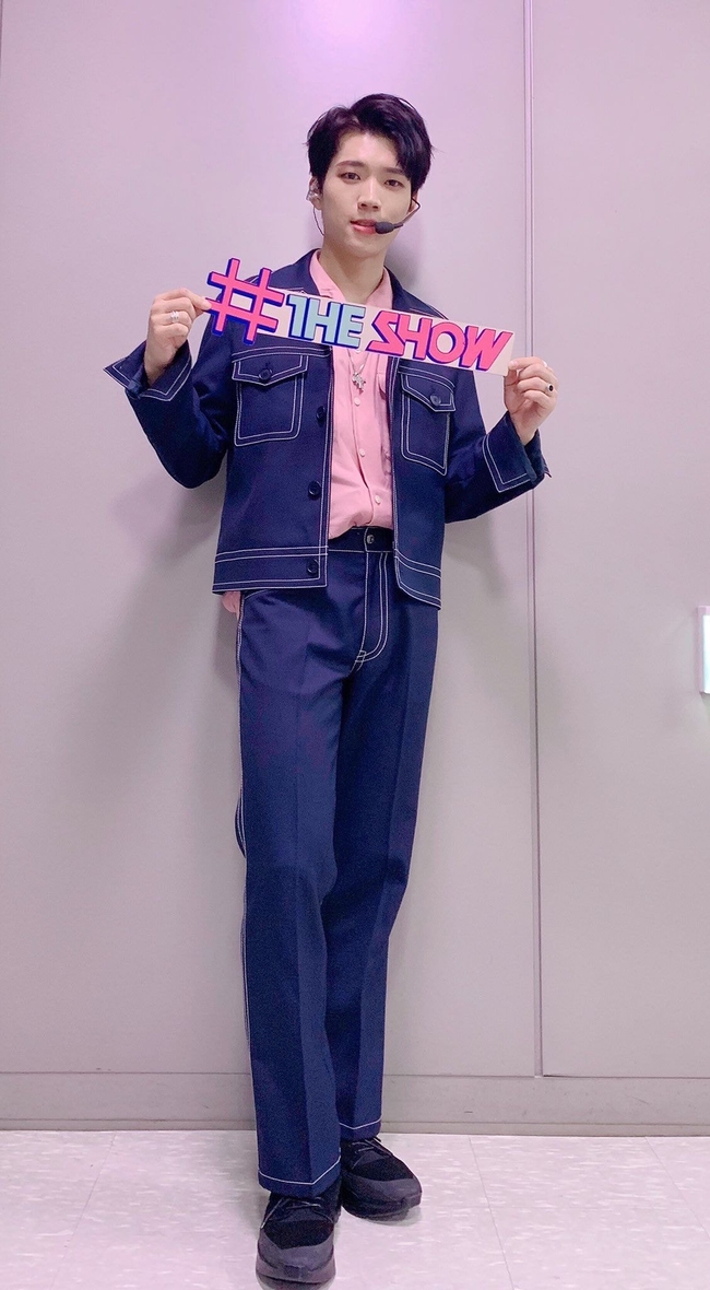  [우현] 190514 더쇼 Rain + Hold On Me + 직캠