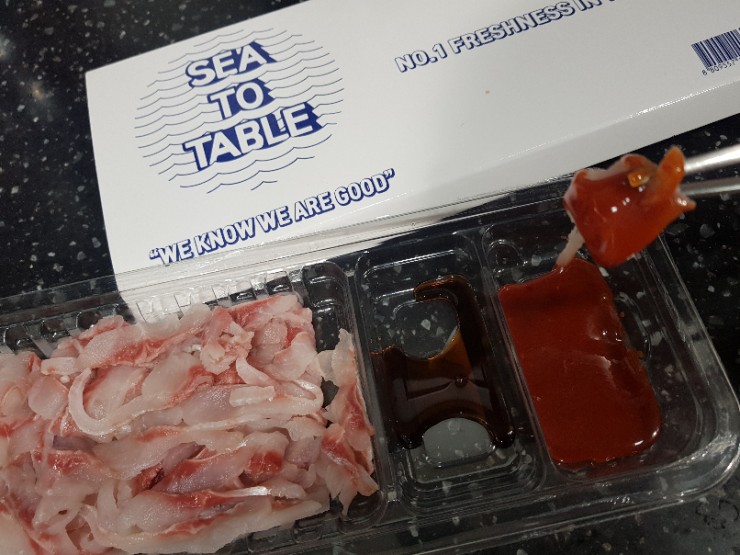  생선회 택배주문도 그냥 마켓컬리 에서 이용하네요.