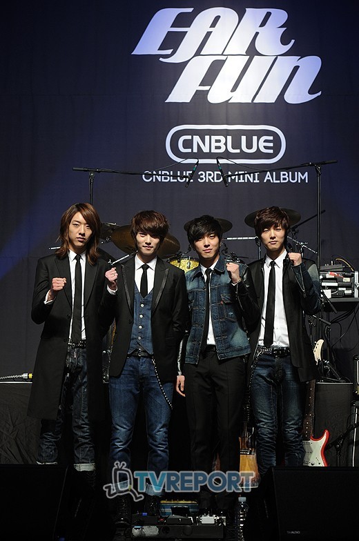  씨엔블루 '이어펀' 하루 만에 1만3000장 음반판매 쾌거 // 120327