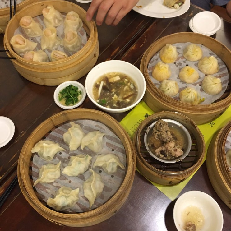   2019 . 05 대만여행 1일차 중정기념당 근처 맛집 항주소롱포 및 대만 소퐁로(딤섬) 맛집 정리 ! 