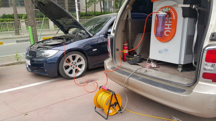  BMW, 출장 수소크리닝  →  엔진출력부족, 엔진소음증가, 엔진이떨리는 문제를 해결   수소크리닝이 답입니다.