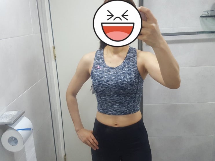  애슬리트 운동복 바름크롭탑 착용샷