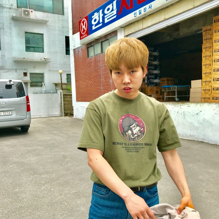  [패션 아이템] 남자 카키 반팔티 - 비바프로 아메카지하게 어때?