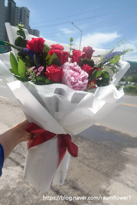  [김포꽃집]작약+레드장미 꽃다발/구래동꽃집 양곡꽃집 장기동꽃집 통진꽃집 라움플라워