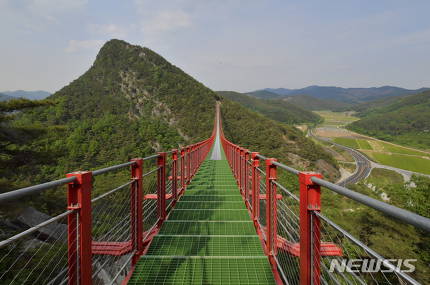  순창군, 국내 최장 270m '채계산 출렁다리' 위용..내년 3월 개통