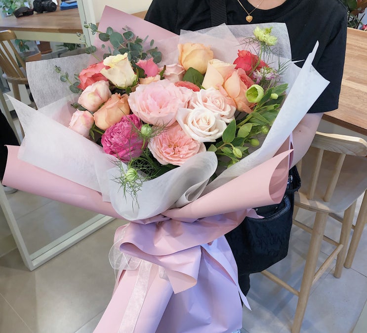  장미20송이꽃다발,성년의날 꽃다발,여자친구꽃다발,꽃다발-부산꽃집,남천동꽃집,광안리꽃집,경성대꽃집,부경대꽃집,금련산꽃집,해운대꽃집,대연동꽃집,수영구꽃집,망미동꽃집,서면꽃집