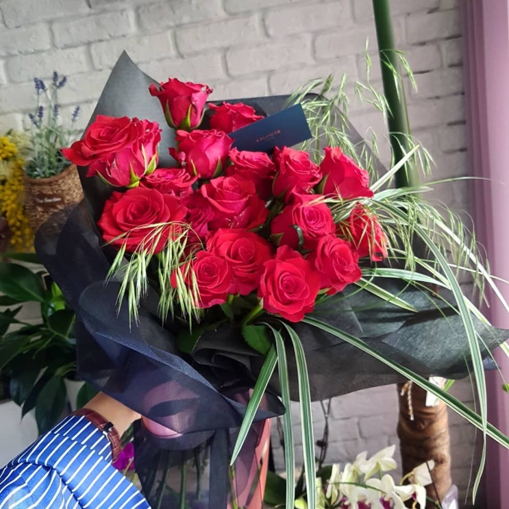  [SFLOWER] 성년의날꽃선물, 장미20송이꽃다발, 장미꽃다발추천,기념일꽃선물, 강남구청역꽃집, 논현동꽃집