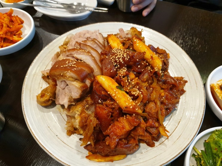  역삼역 맛집 - 반반족발과 강릉집 회무침 맛있는 삼다족발 #12
