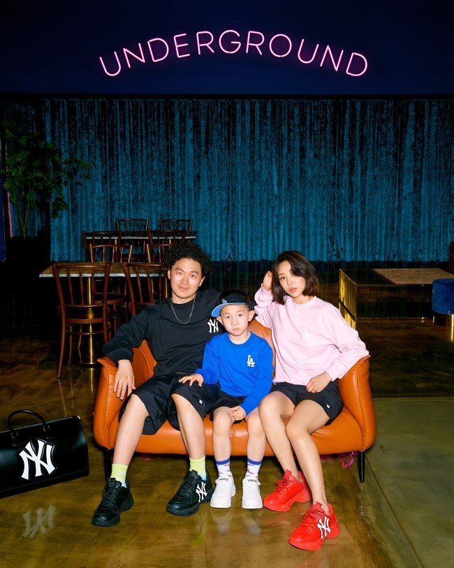 mlb키즈와 양동근 패밀리가 함께한 패밀리룩 래쉬가드! mlb키즈와 양동근 패밀리가 함께한 패밀리룩 래쉬가드!