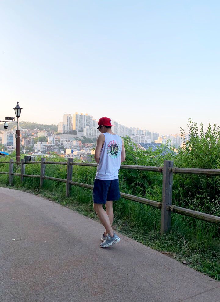  여름 서핑과 바다수영을 위한 퀵실버 래쉬탱크
