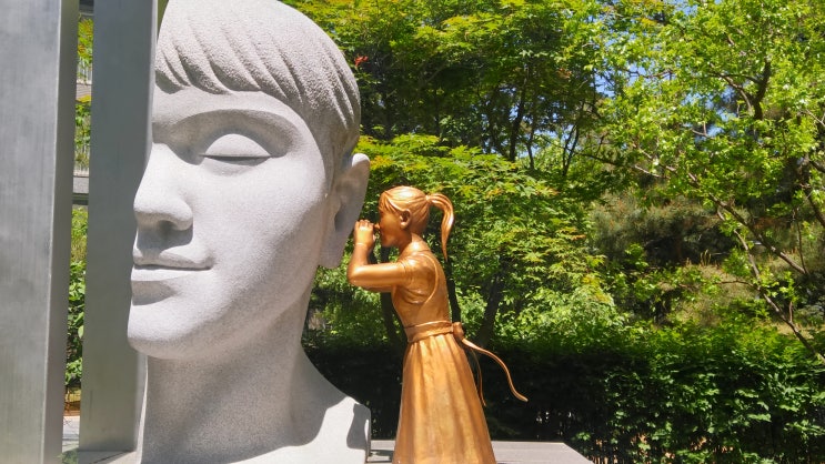  소확행 > 놀이터에서