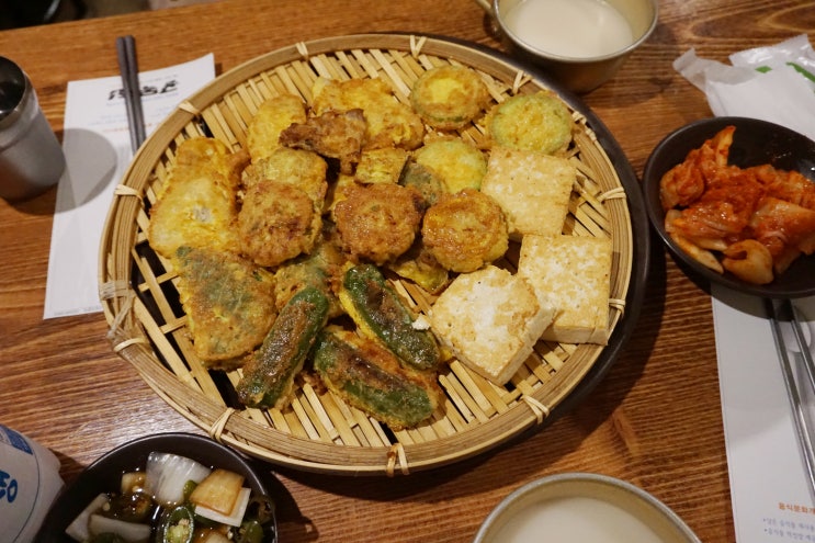  강남역 술집 골목집 맛있지만 불친절한 전집