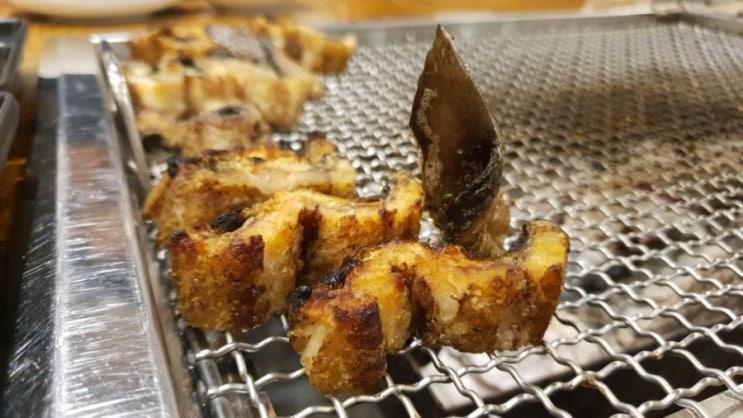  경기도 성남시 분당구 효자촌 맛집으로 알려진 짚불장어 "장어천국"