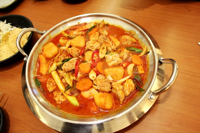 동대문 닭볶음탕 맛집은 흥부찜닭 롯데피트인점