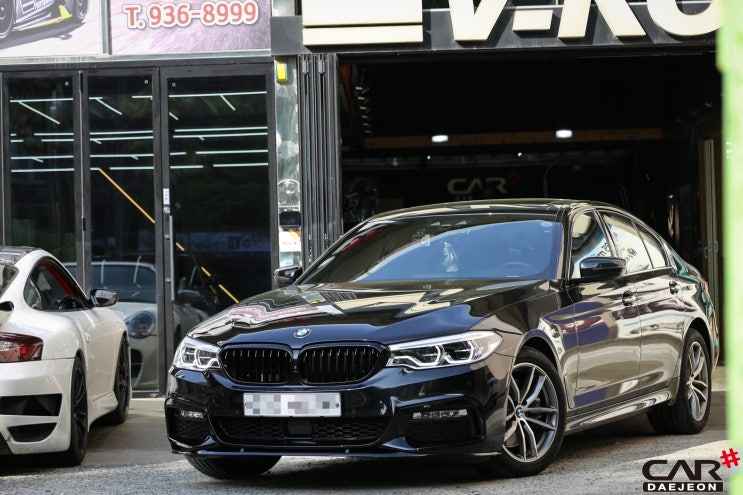  대전 BMW G30 530i M퍼포먼스 그릴 / 프론트립 에어댐 / 지에어(G-AIR) 공기청정기 콘솔일체형 시공