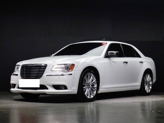  크라이슬러 더뉴300C 3.0 디젤 / 2013년식 / 67,375km / 오토 / 디젤 / 522992704