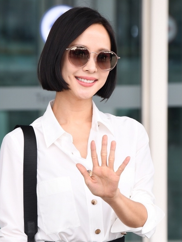  조여정 공항패션 선글라스 로렌스폴 엔젤링