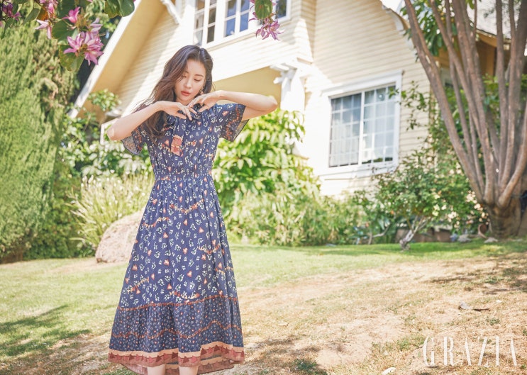 LA 화보 속 선미의 로맨틱한 바캉스 원피스 써스데이아일랜드 LA 화보 속 선미의 로맨틱한 바캉스 원피스 써스데이아일랜드