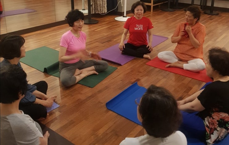  도봉구웃음강사 전민자 매주 수요일 이임선 교수님 웃음운동교실 참석합니다