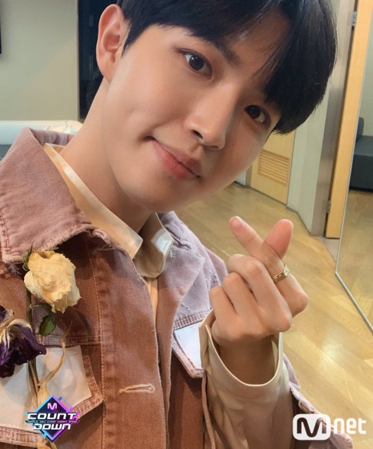 김재환  "안녕하세요"+ "디자이너"  노래 응원법 익히기!