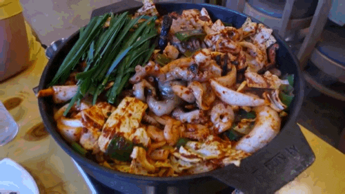  푸짐한 대구해물찜 한상 <한치부부>