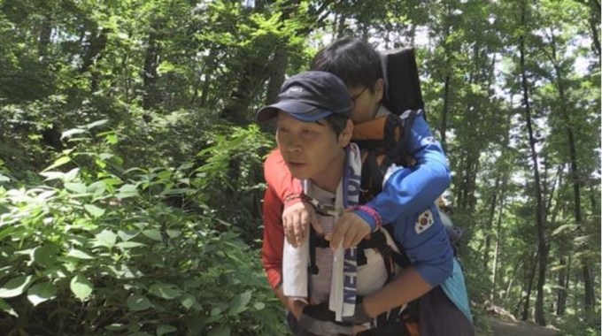  **순간포착 세상에 이런 일이 근이영양증 아들을 위한 위대한 부정**하나님의교회 안상홍님 하늘자녀들을 위한 위대한 부정**
