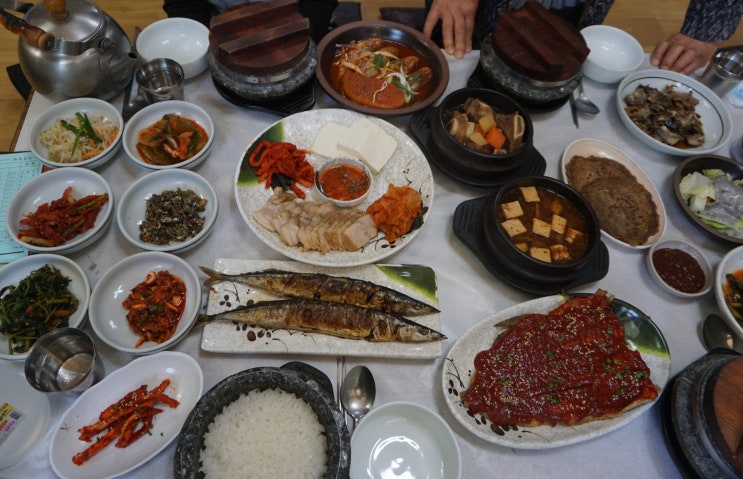 경기도 이천 쌀밥 맛집! - 이천 돌솥밥! 윤기좔좔 맛깔스런 한상 차림!