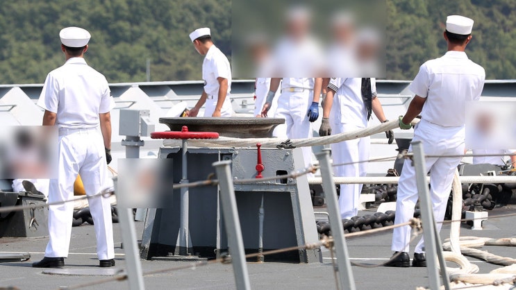 해군 청해부대 입항 환영행사 중 사고…군인 5명 사상