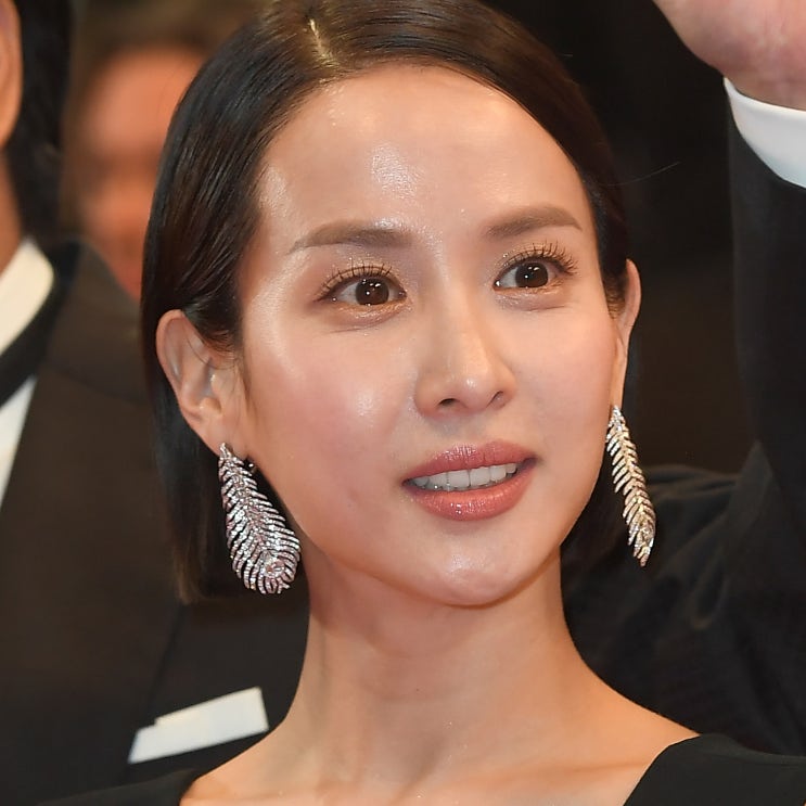  칸 레드카펫 조여정 주얼리! 여자 귀걸이 브랜드, 부쉐론 잘어울려요