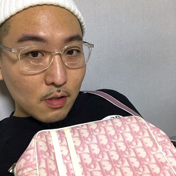  염따 티셔츠 팔아서 6000만원 벌어들인 래퍼 염따, 그는 누구인가?